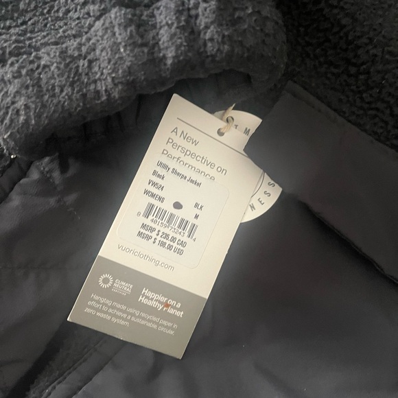 Vuori women utility Sherpa jacket size medium - new with tag - black - Picture 3 of 5